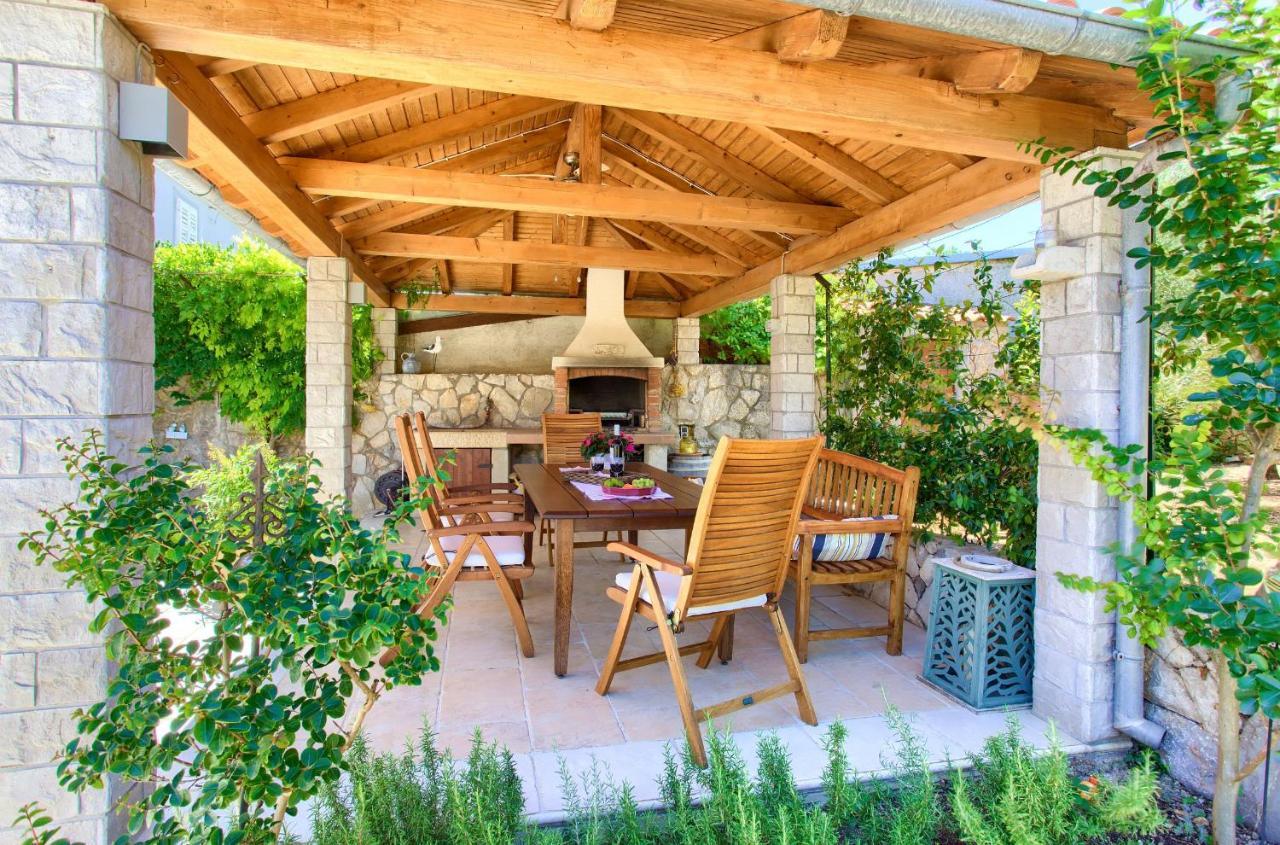 Holiday Home Lavanda Kornic Luaran gambar