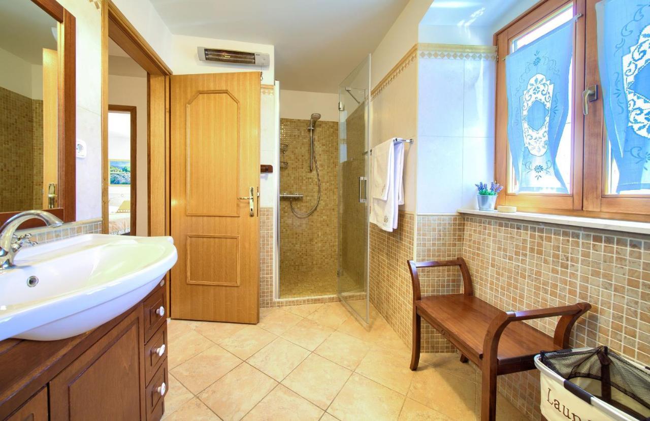 Holiday Home Lavanda Kornic Luaran gambar