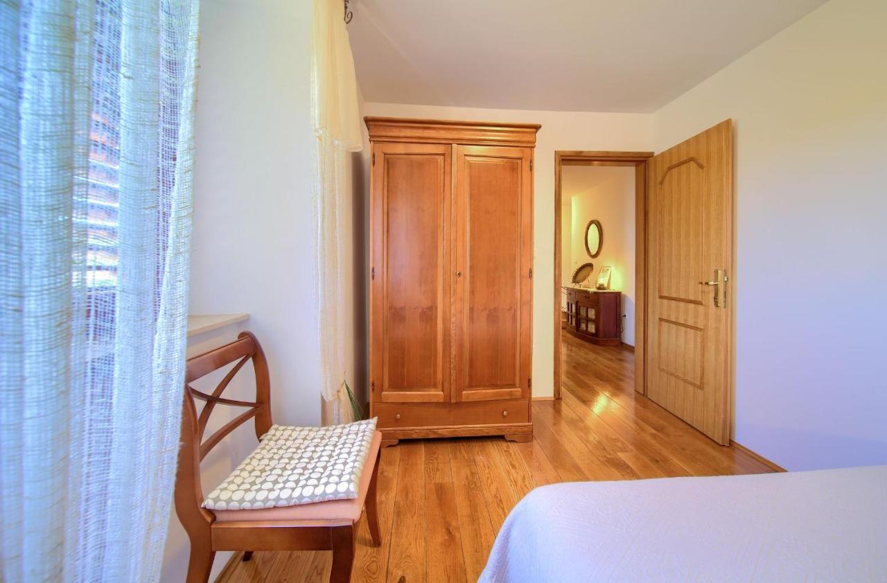 Holiday Home Lavanda Kornic Luaran gambar