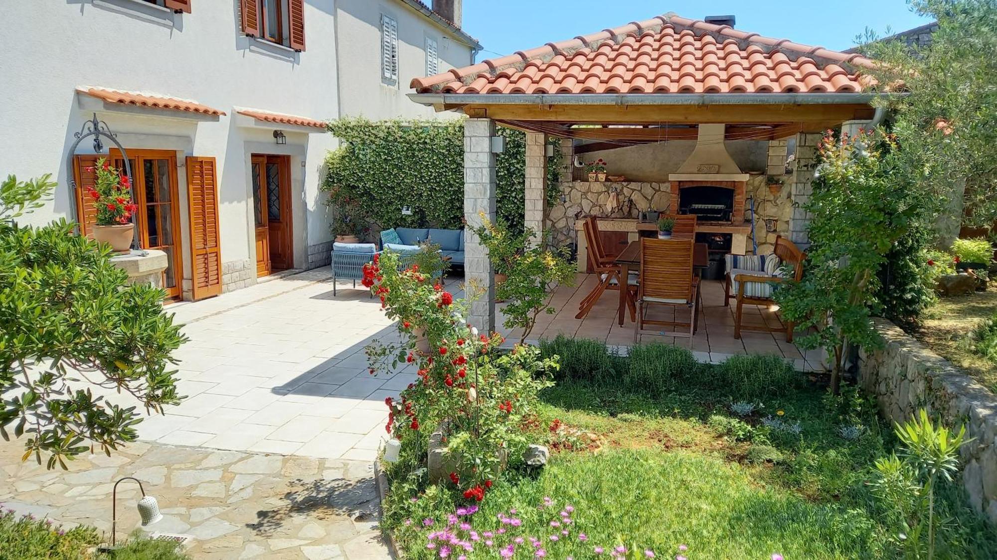 Holiday Home Lavanda Kornic Luaran gambar