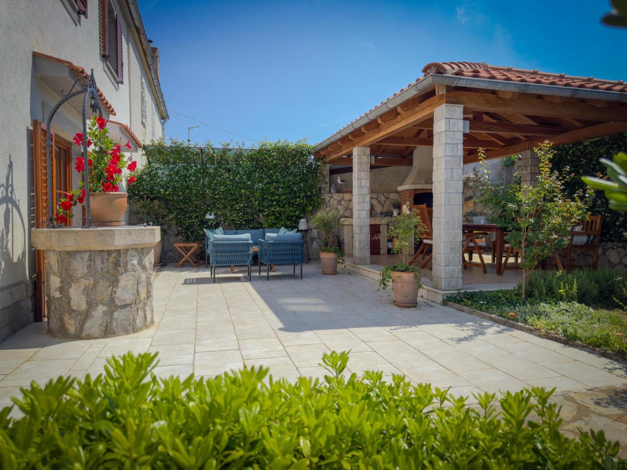 Holiday Home Lavanda Kornic Luaran gambar