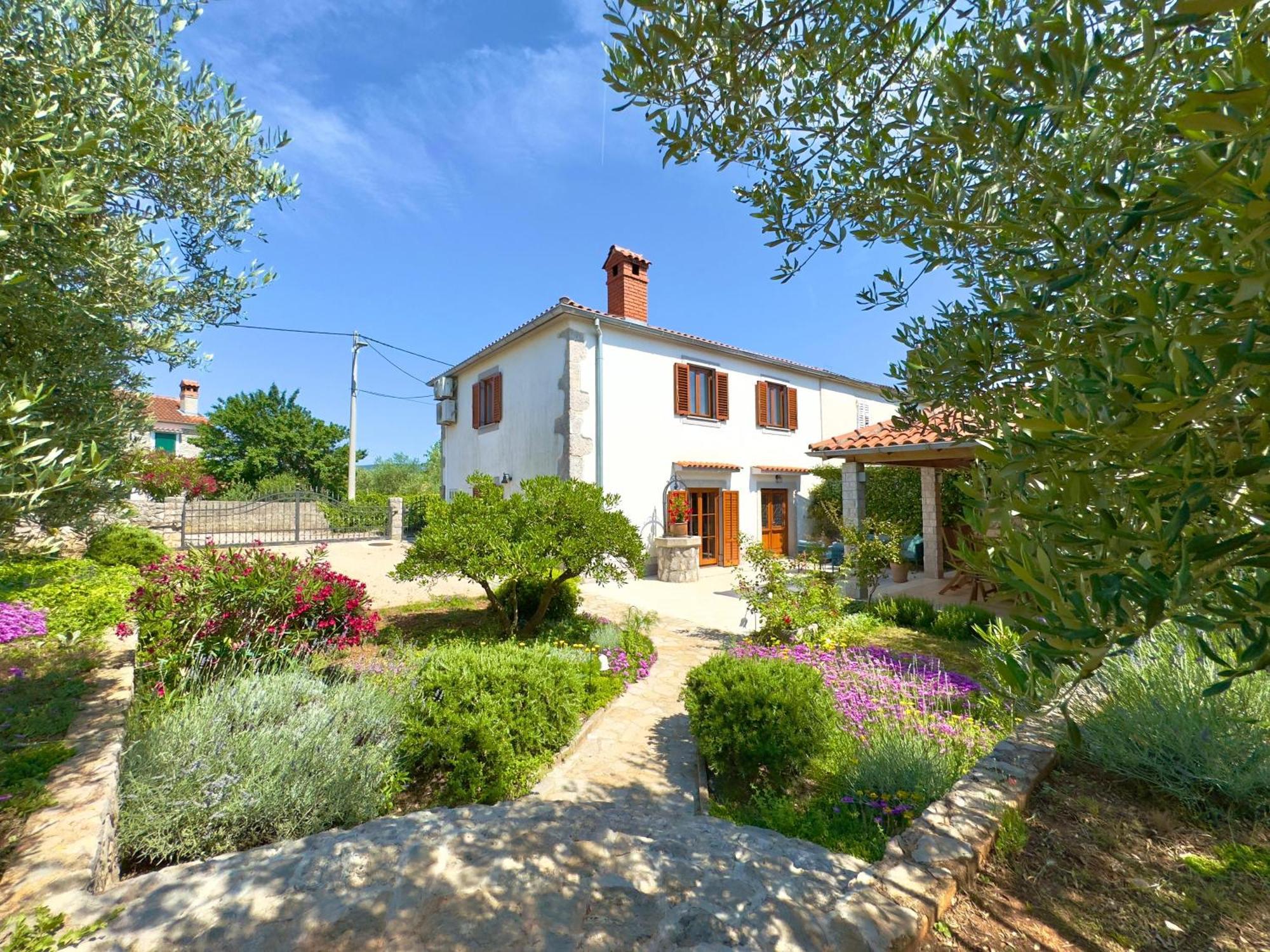 Holiday Home Lavanda Kornic Luaran gambar
